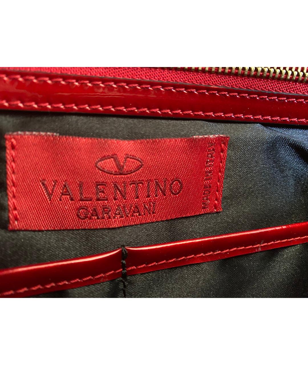 VALENTINO Красная сумка с короткими ручками из лакированной кожи, фото 4