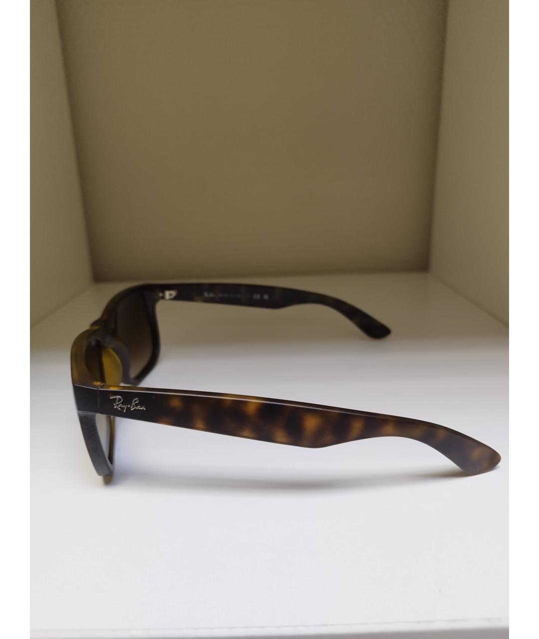 RAY BAN Коричневые пластиковые солнцезащитные очки, фото 5