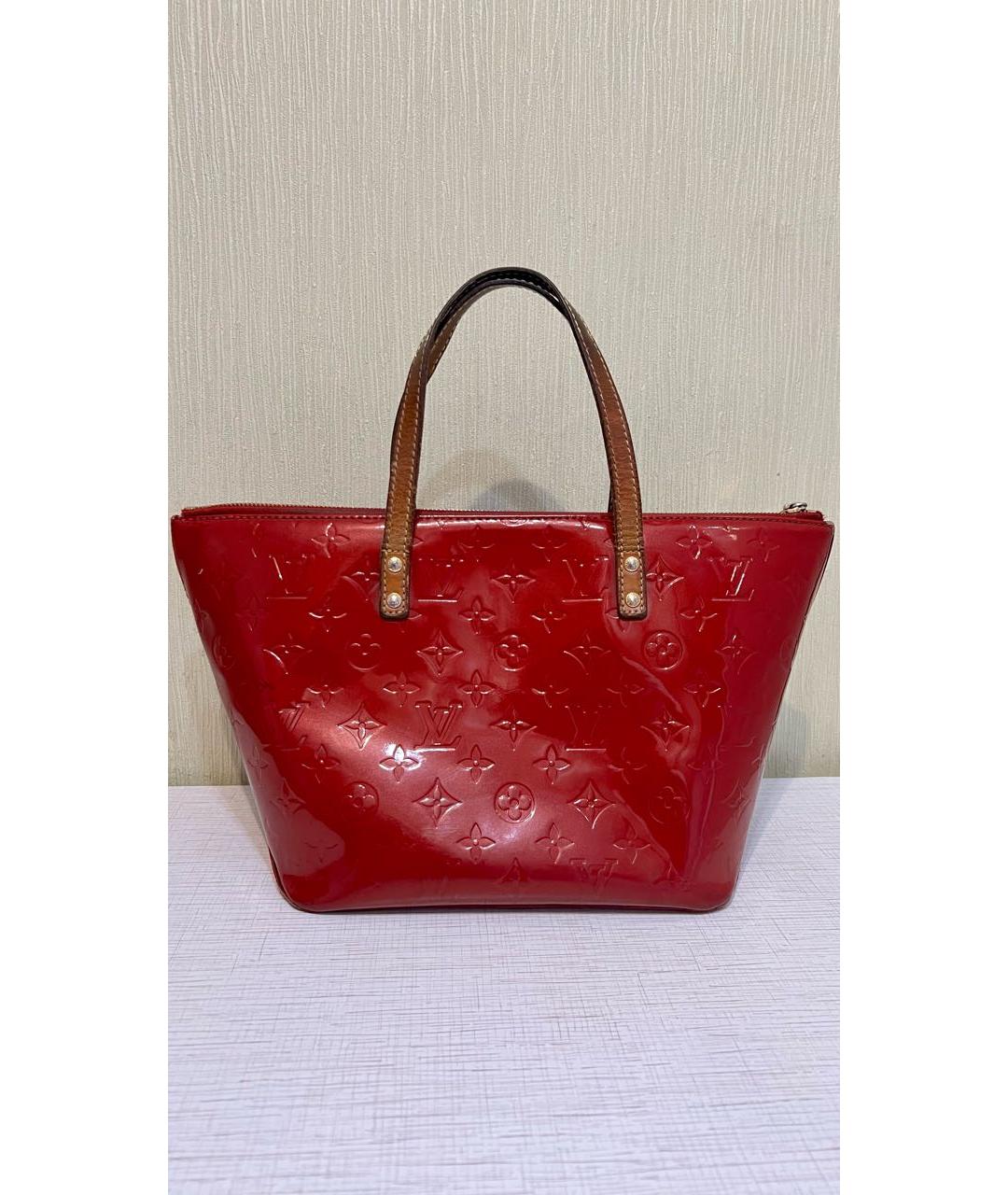 LOUIS VUITTON Красная сумка с короткими ручками из лакированной кожи, фото 3