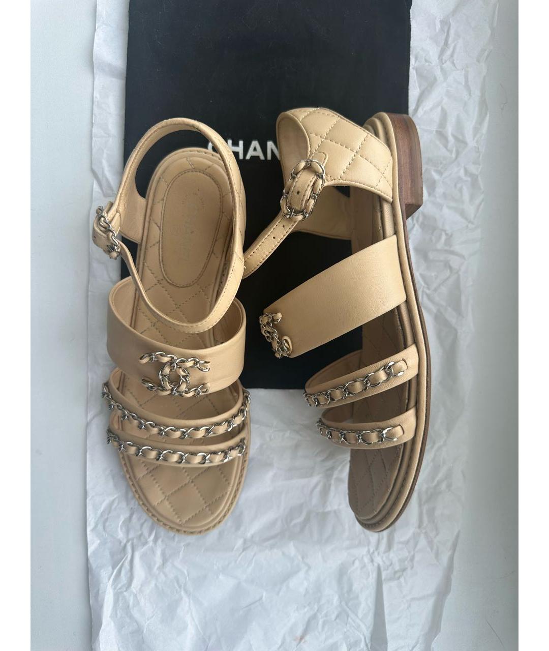 CHANEL PRE-OWNED Бежевые кожаные сандалии, фото 5
