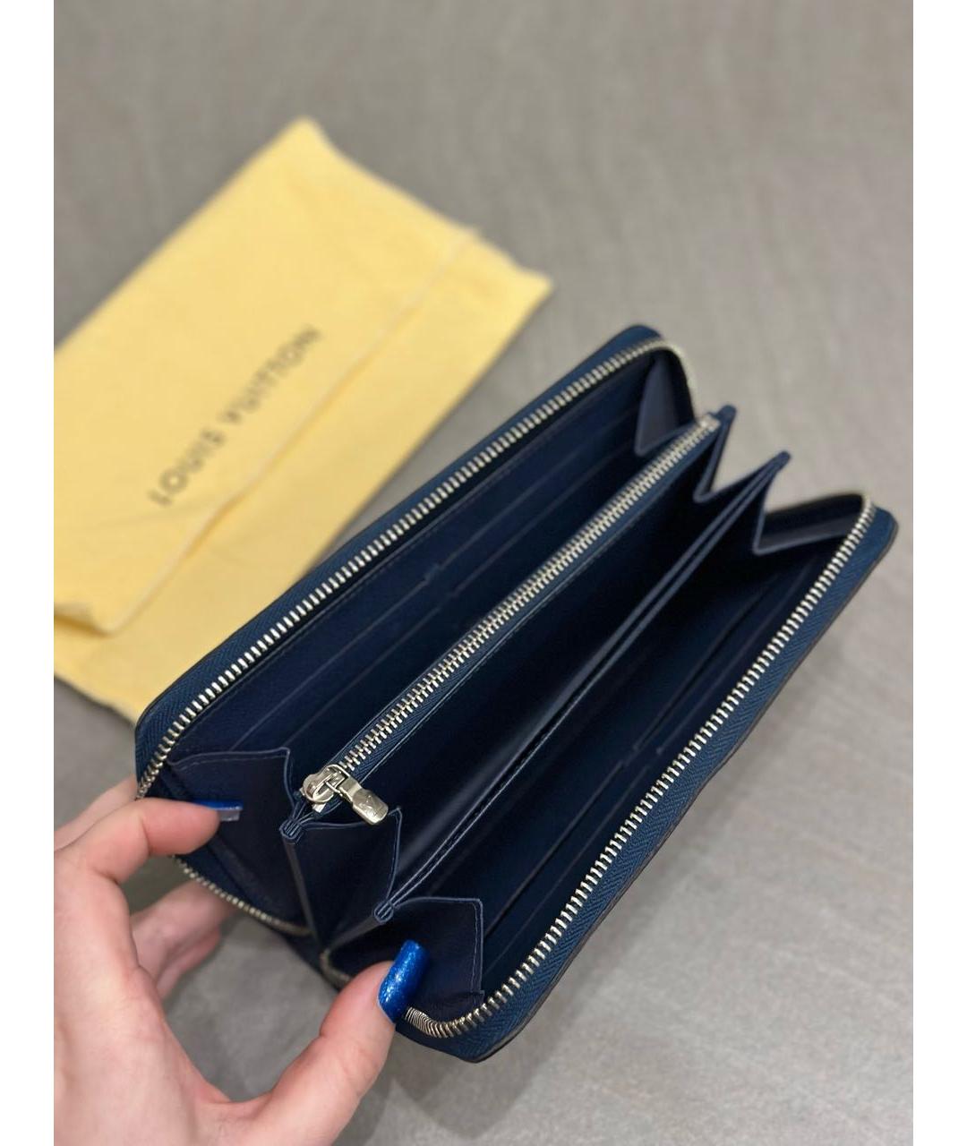 LOUIS VUITTON Темно-синий кожаный кошелек, фото 4