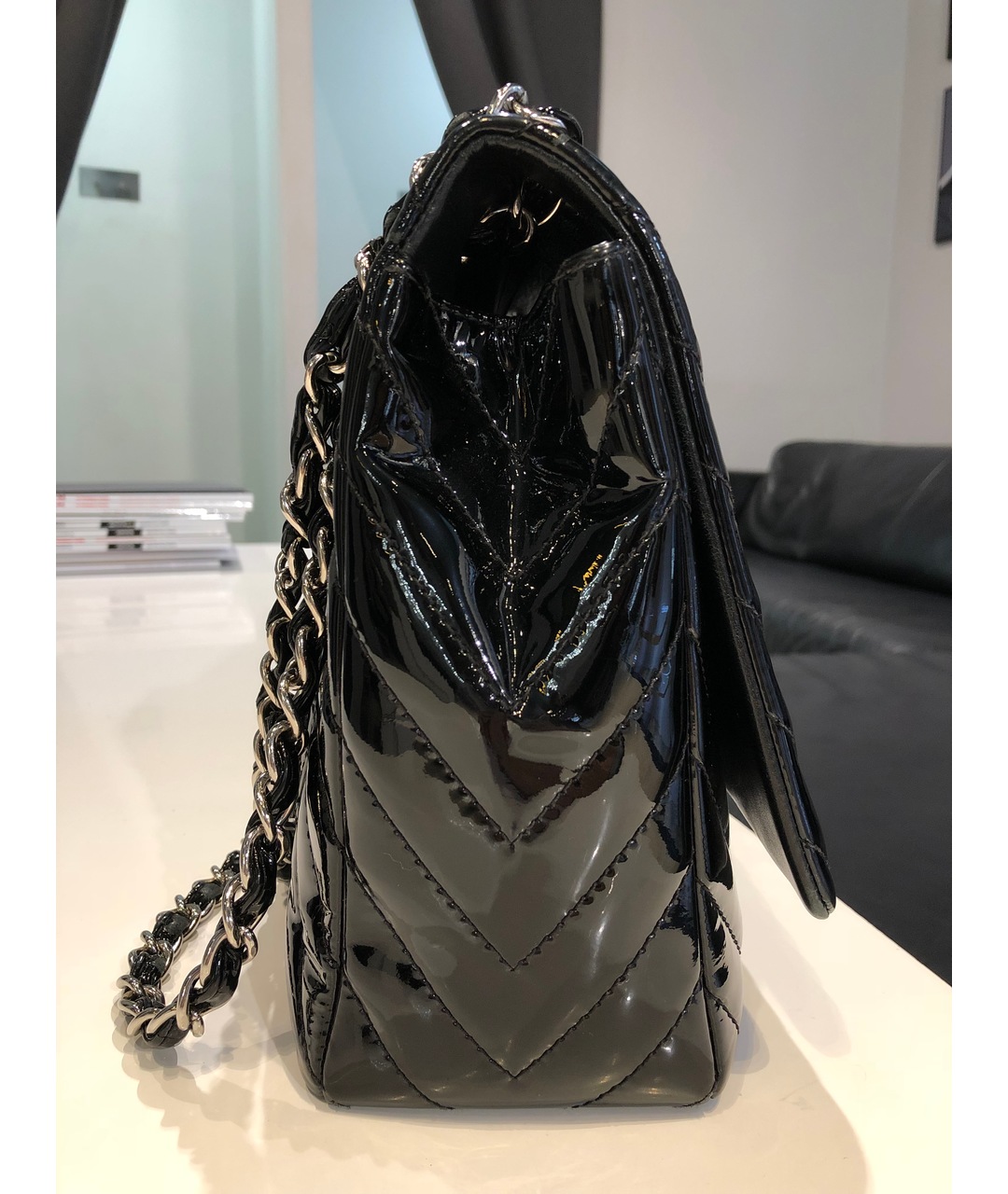 CHANEL PRE-OWNED Черная сумка тоут из лакированной кожи, фото 5