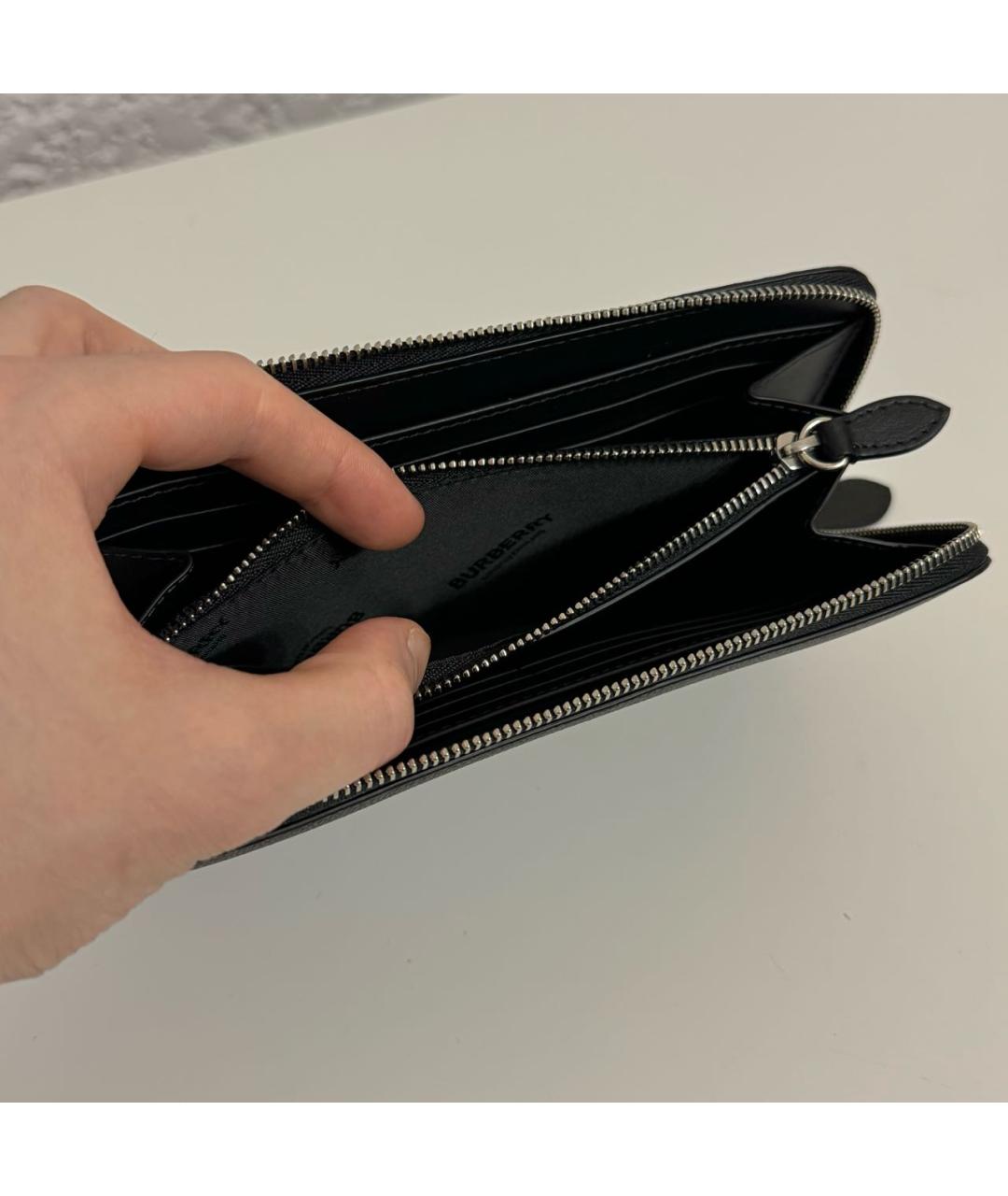 Burberry deals zipper wallet