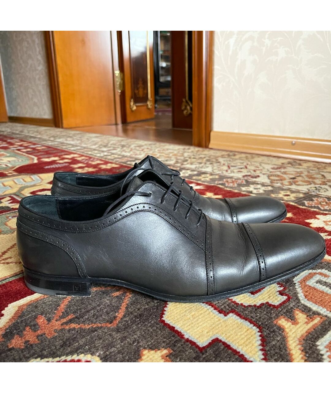 LOUIS VUITTON PRE-OWNED Серые кожаные туфли, фото 9