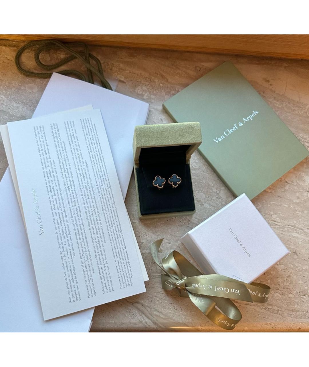 VAN CLEEF & ARPELS Черные серьги из желтого золота, фото 3