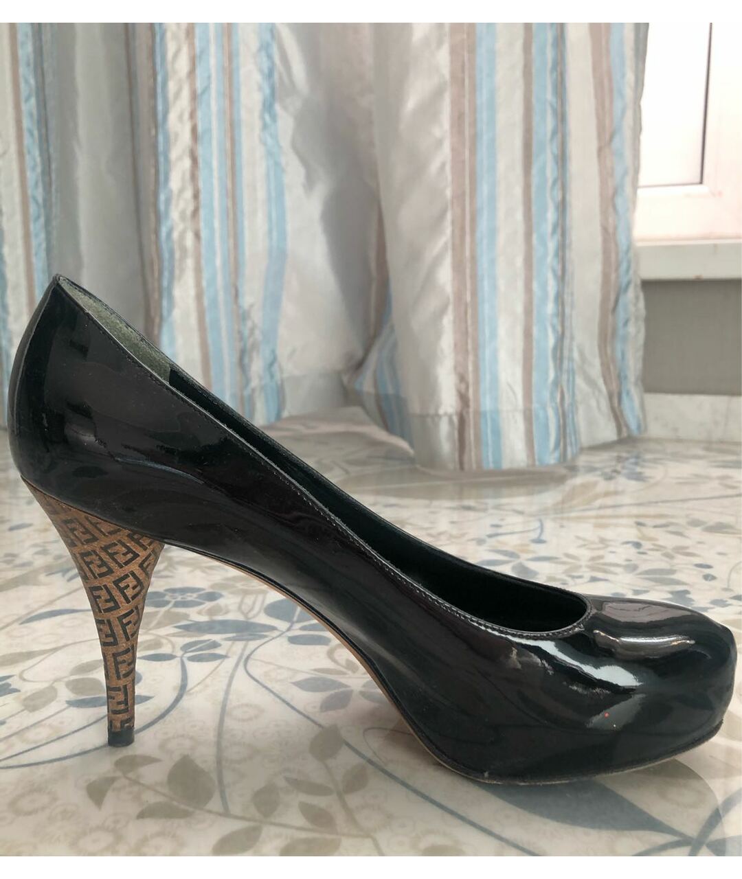 FENDI Черные туфли из лакированной кожи, фото 5