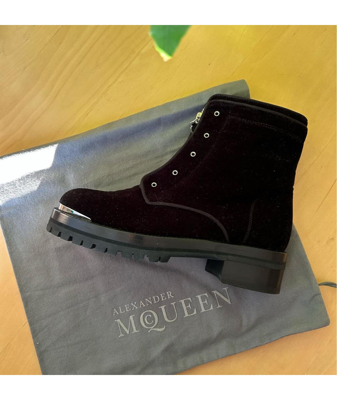 ALEXANDER MCQUEEN Черные бархатные ботинки, фото 6