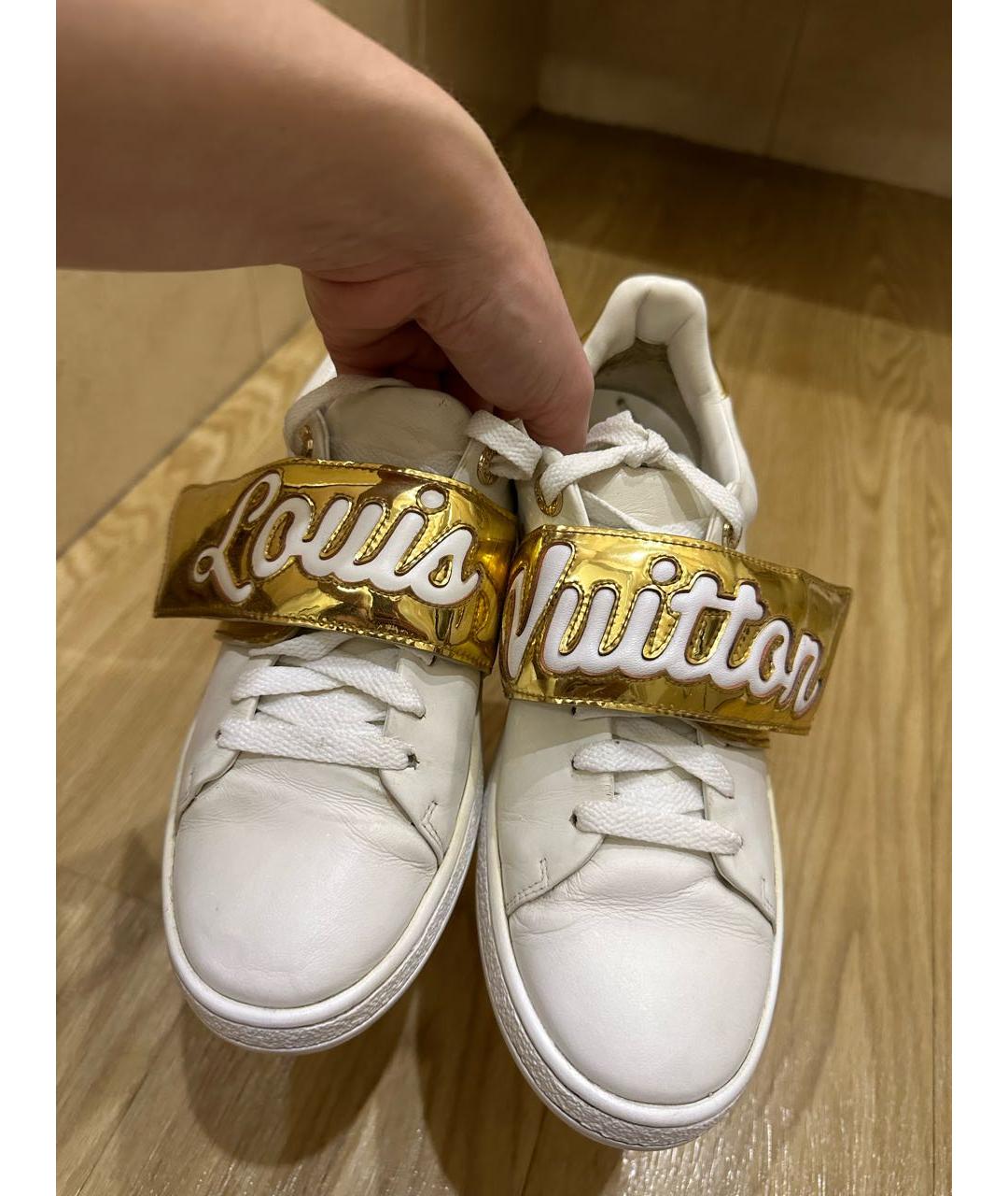 Louis vuitton white 2024 and gold sneakers