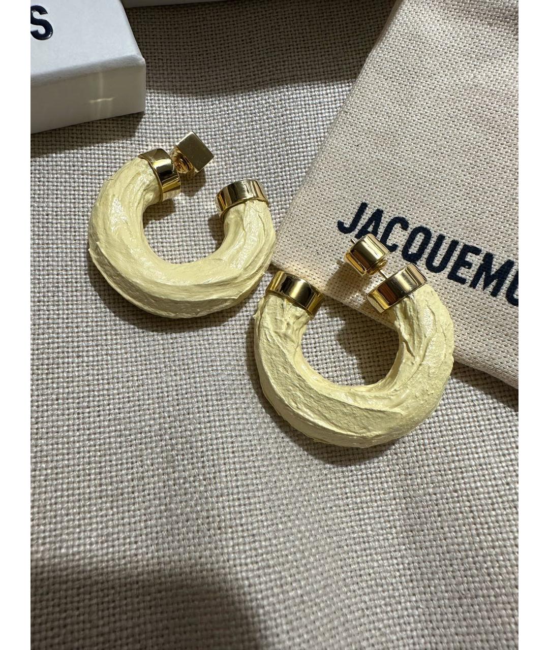 JACQUEMUS Бежевые серьги, фото 3