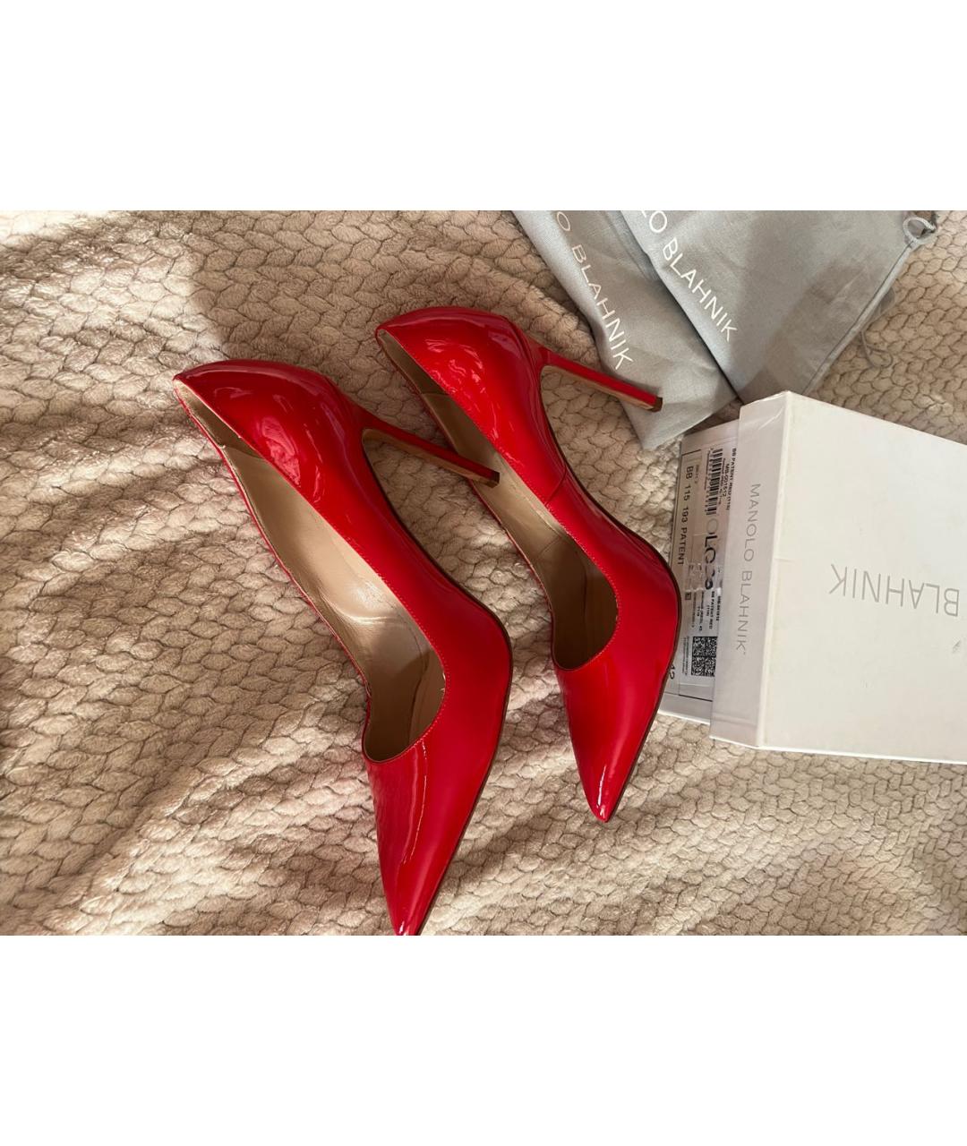 MANOLO BLAHNIK Красные туфли из лакированной кожи, фото 7