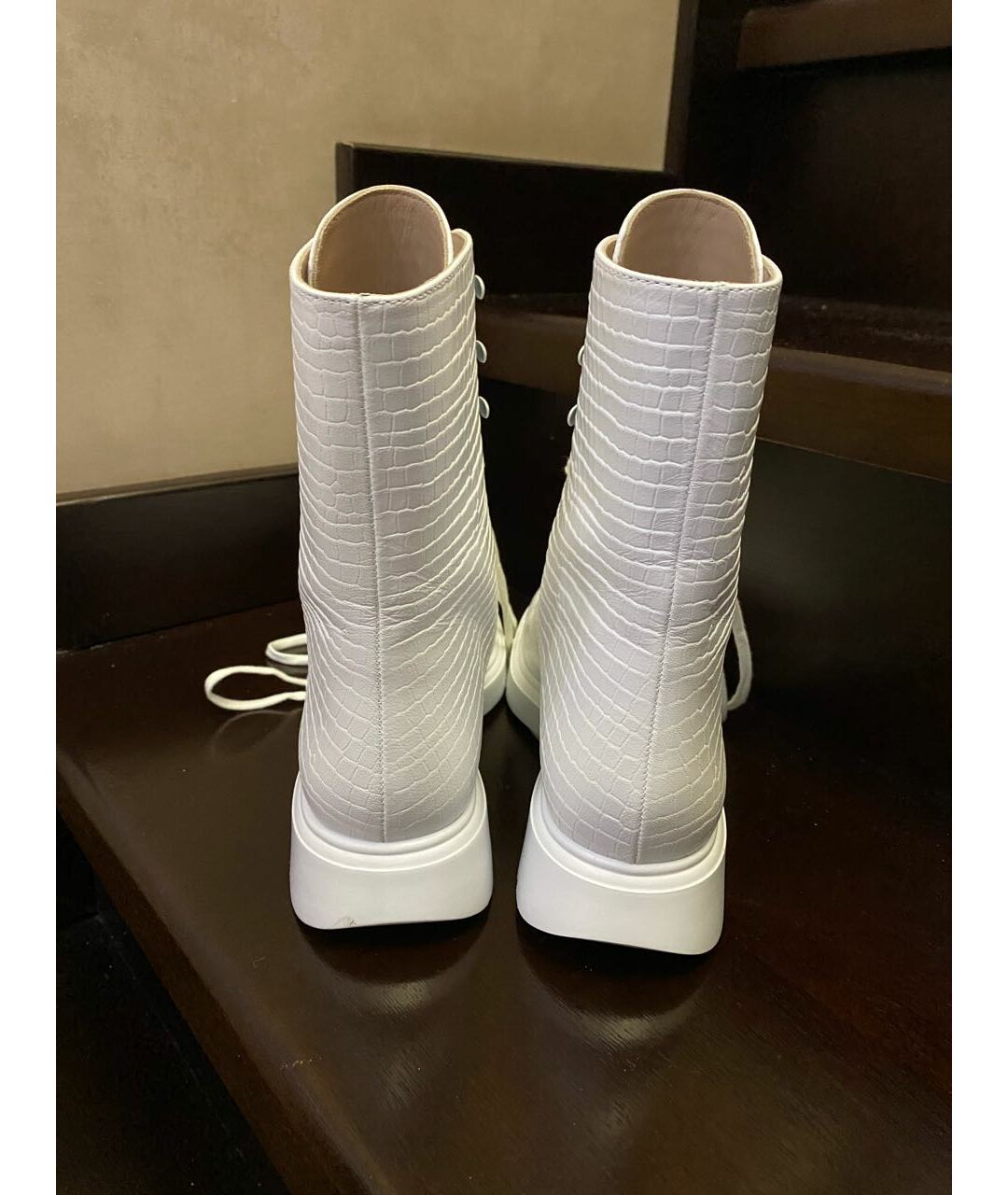 STUART WEITZMAN Белые кожаные ботинки, фото 4