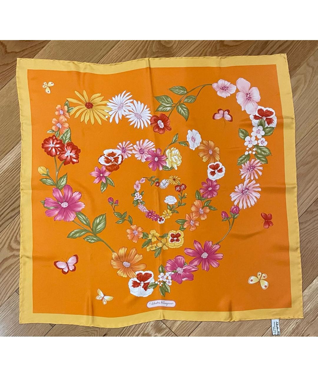 SALVATORE FERRAGAMO Оранжевый шелковый платок, фото 5