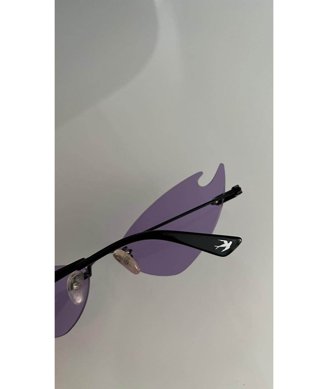 MCQ ALEXANDER MCQUEEN Фиолетовые пластиковые солнцезащитные очки, фото 2