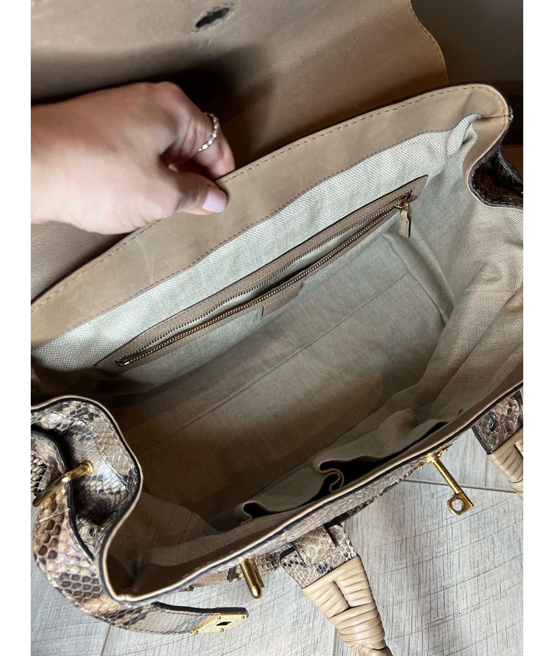 GUCCI Бежевая сумка с короткими ручками из экзотической кожи, фото 4