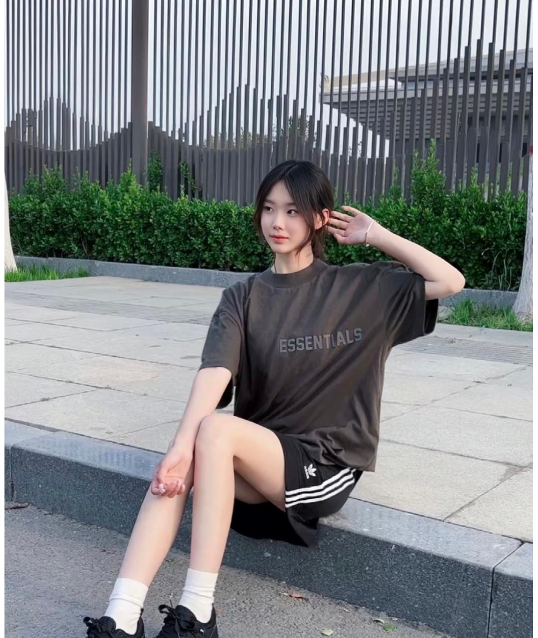 FEAR OF GOD ESSENTIALS Черная хлопковая футболка, фото 3