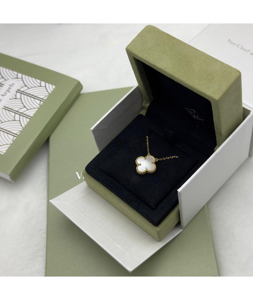 VAN CLEEF & ARPELS Белая подвеска из желтого золота, фото 5