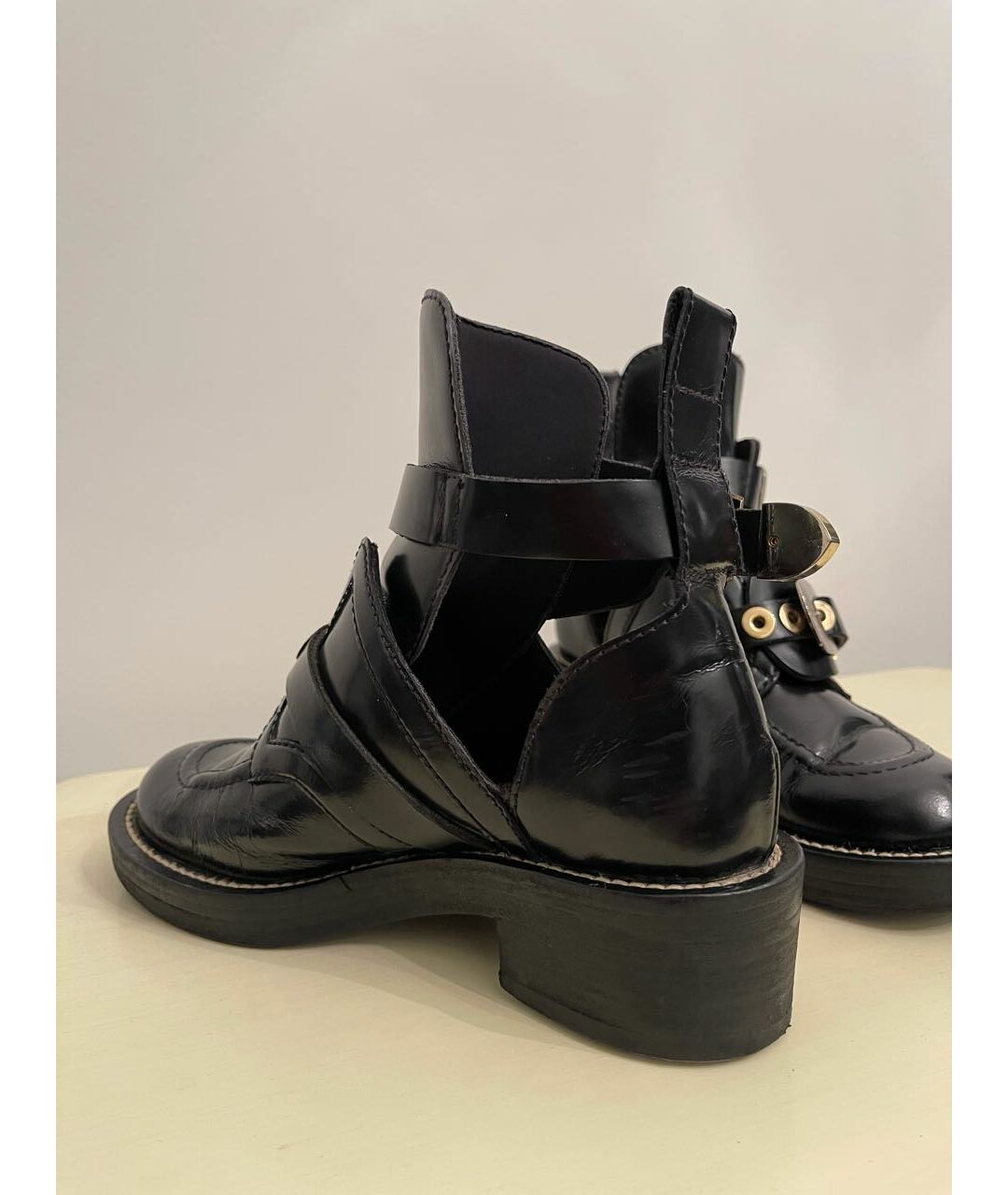 BALENCIAGA Черные ботинки из лакированной кожи, фото 6