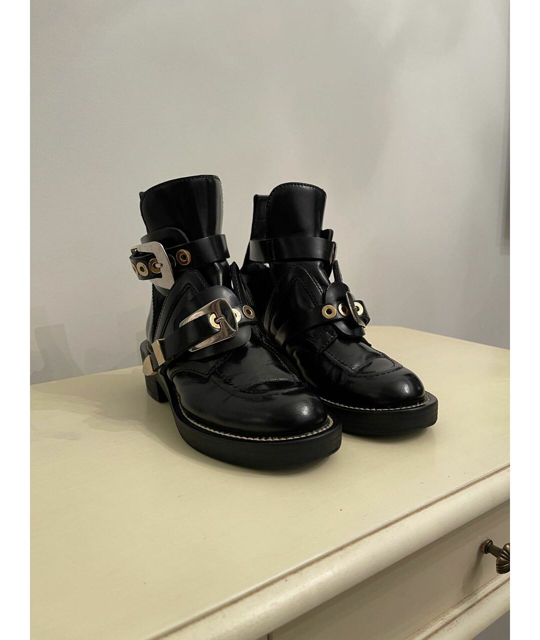 BALENCIAGA Черные ботинки из лакированной кожи, фото 8