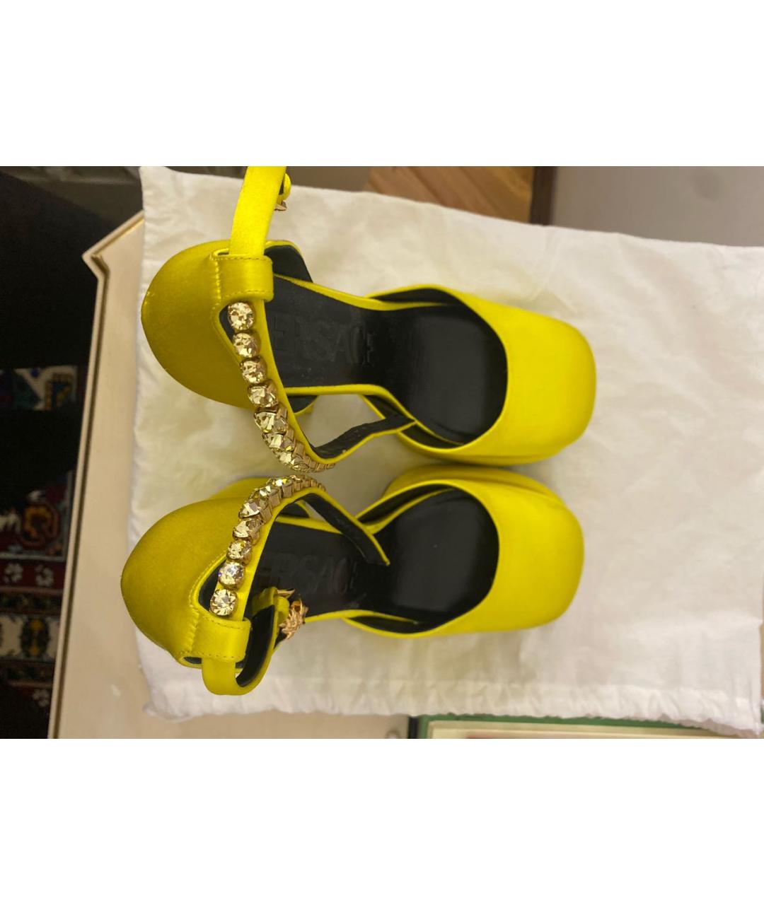 VERSACE Желтые текстильные туфли, фото 3