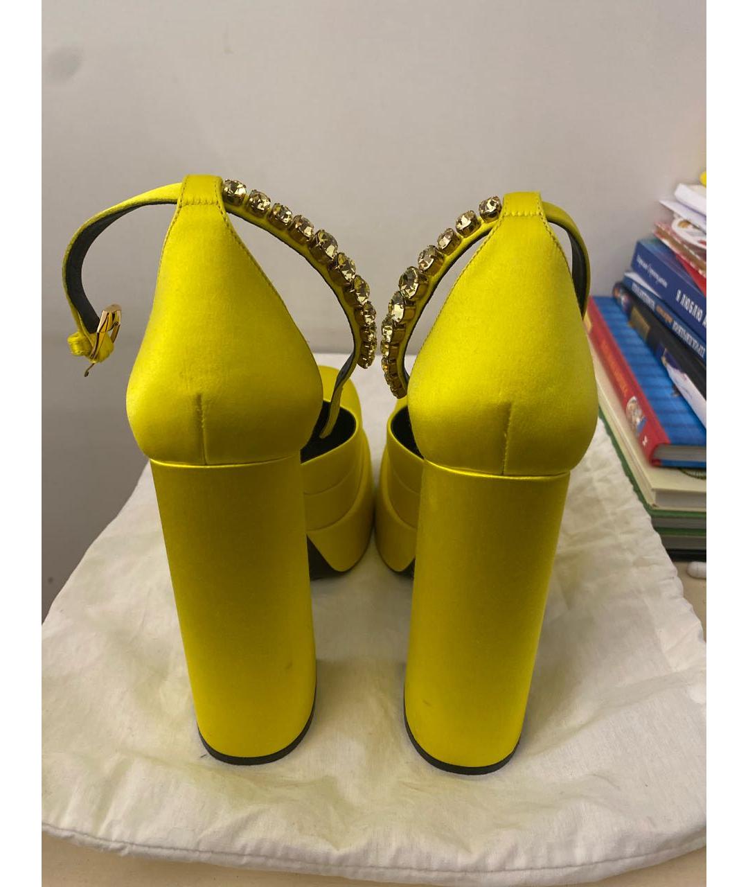 VERSACE Желтые текстильные туфли, фото 4