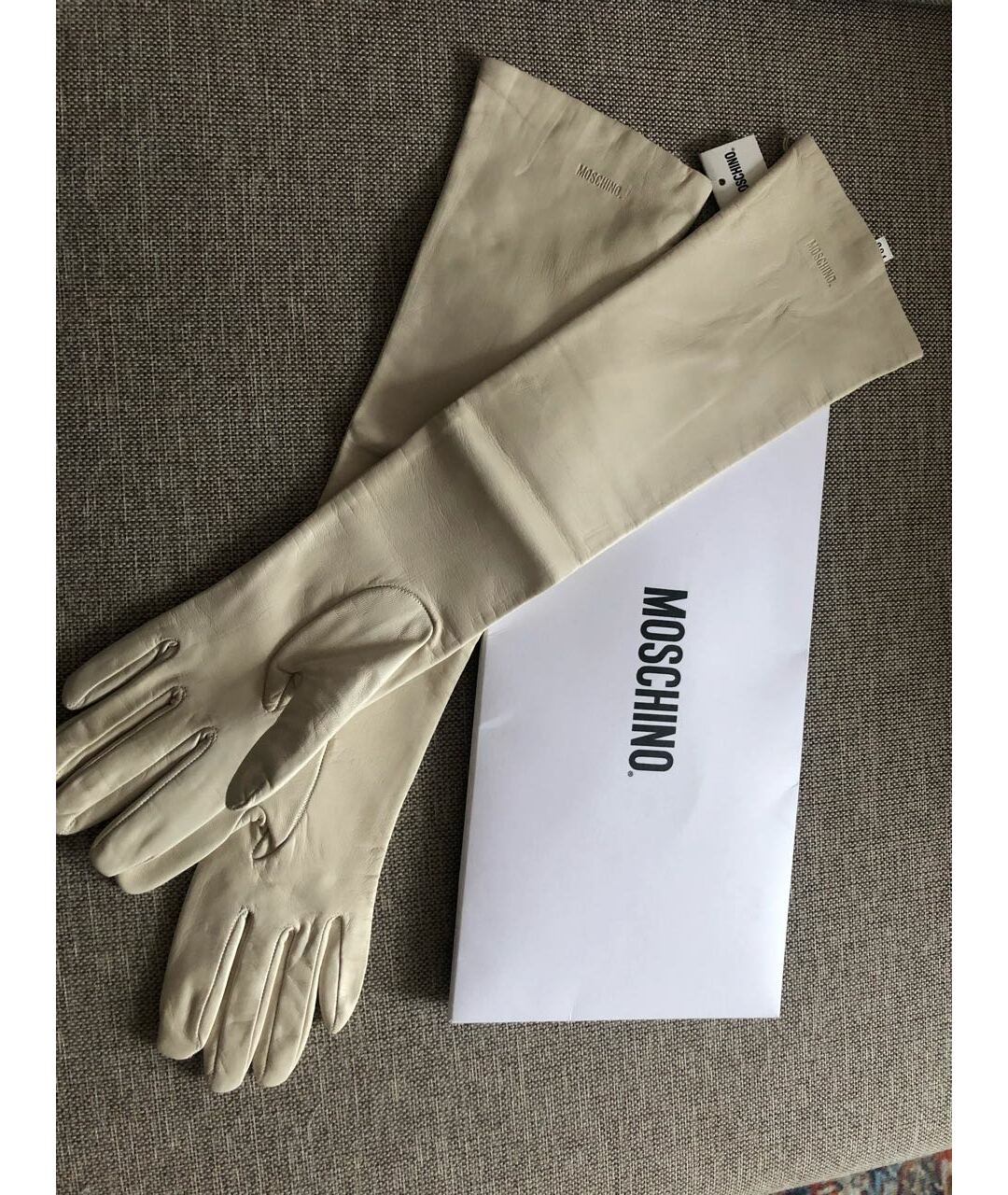 MOSCHINO Бежевые кожаные перчатки, фото 7