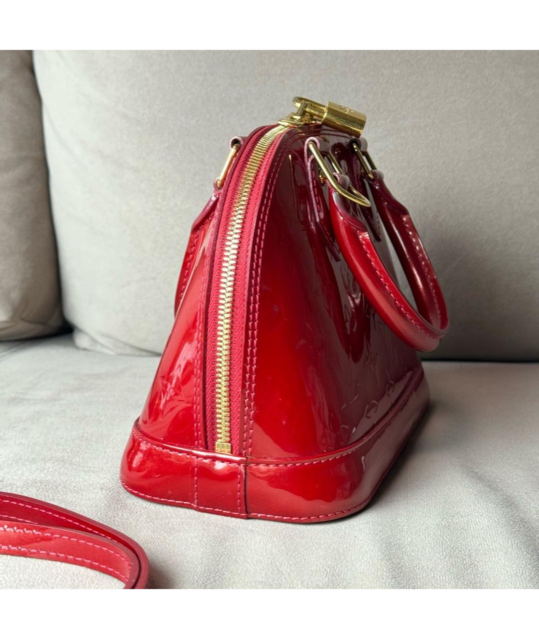 LOUIS VUITTON PRE-OWNED Красная сумка через плечо из лакированной кожи, фото 6