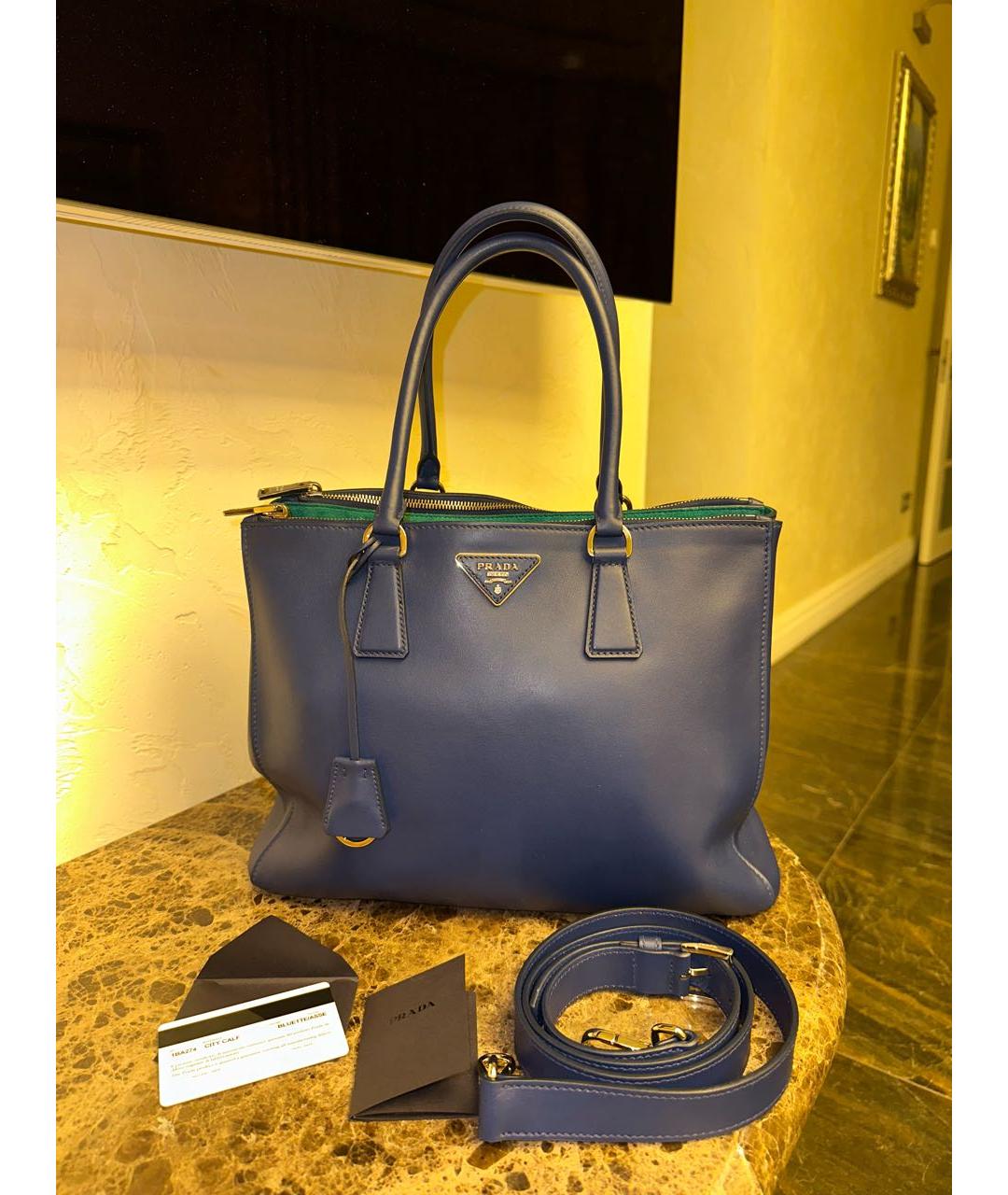 PRADA Синяя кожаная сумка с короткими ручками, фото 9