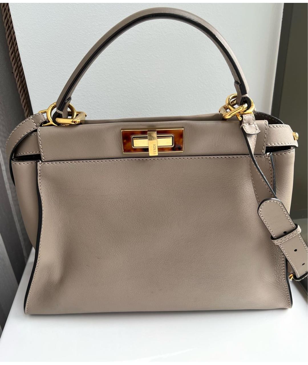 FENDI Бежевая кожаная сумка с короткими ручками, фото 6