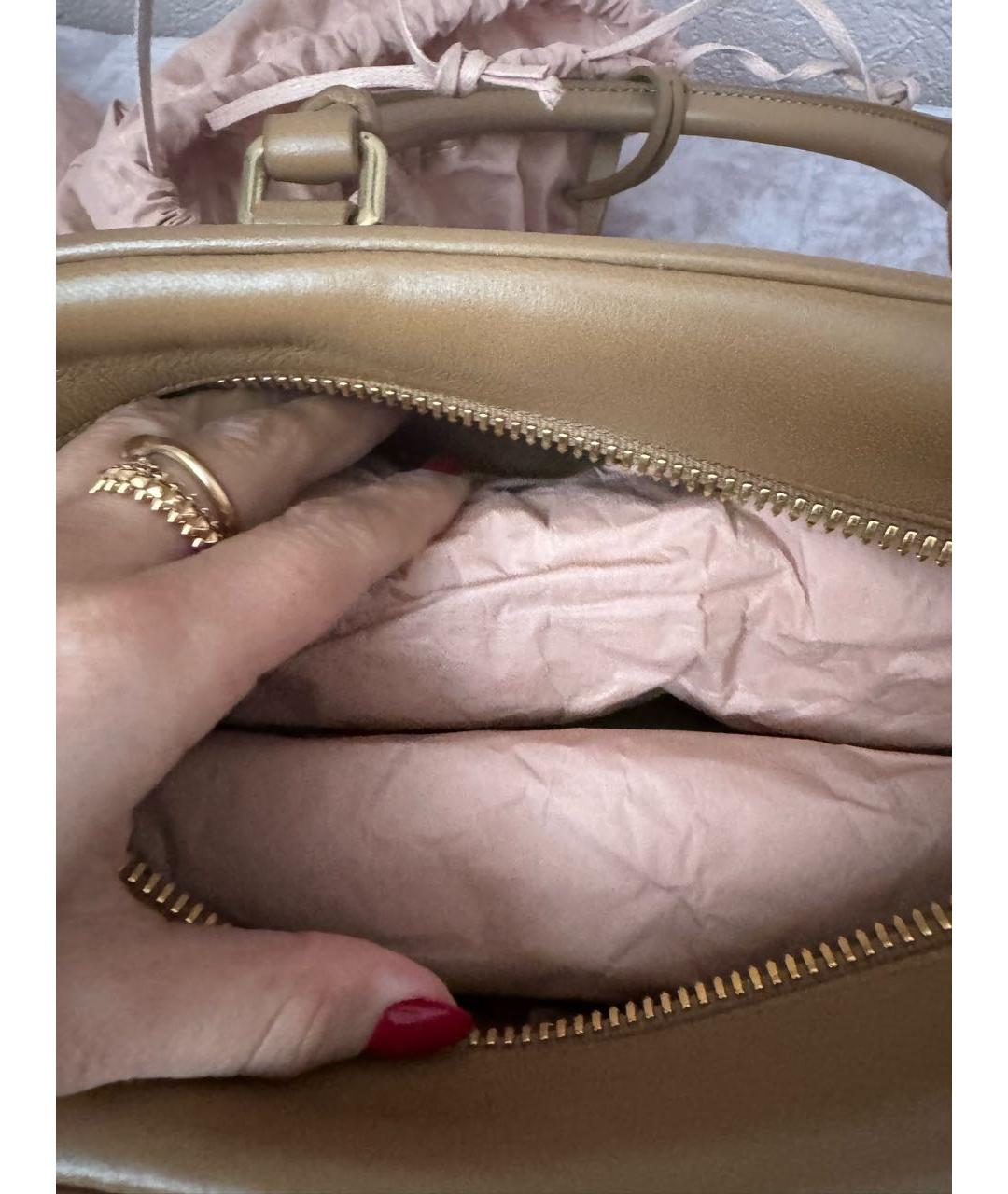 MIU MIU Коричневая кожаная сумка с короткими ручками, фото 8