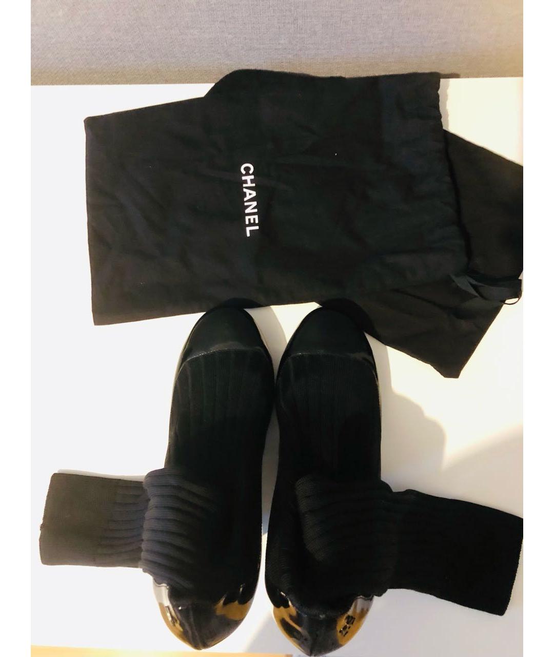 CHANEL PRE-OWNED Черные туфли из лакированной кожи, фото 4