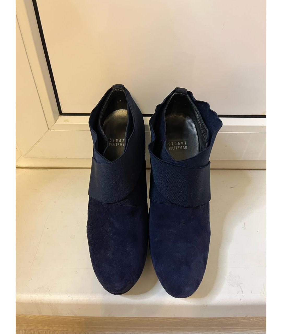 STUART WEITZMAN Темно-синие замшевые ботинки, фото 5