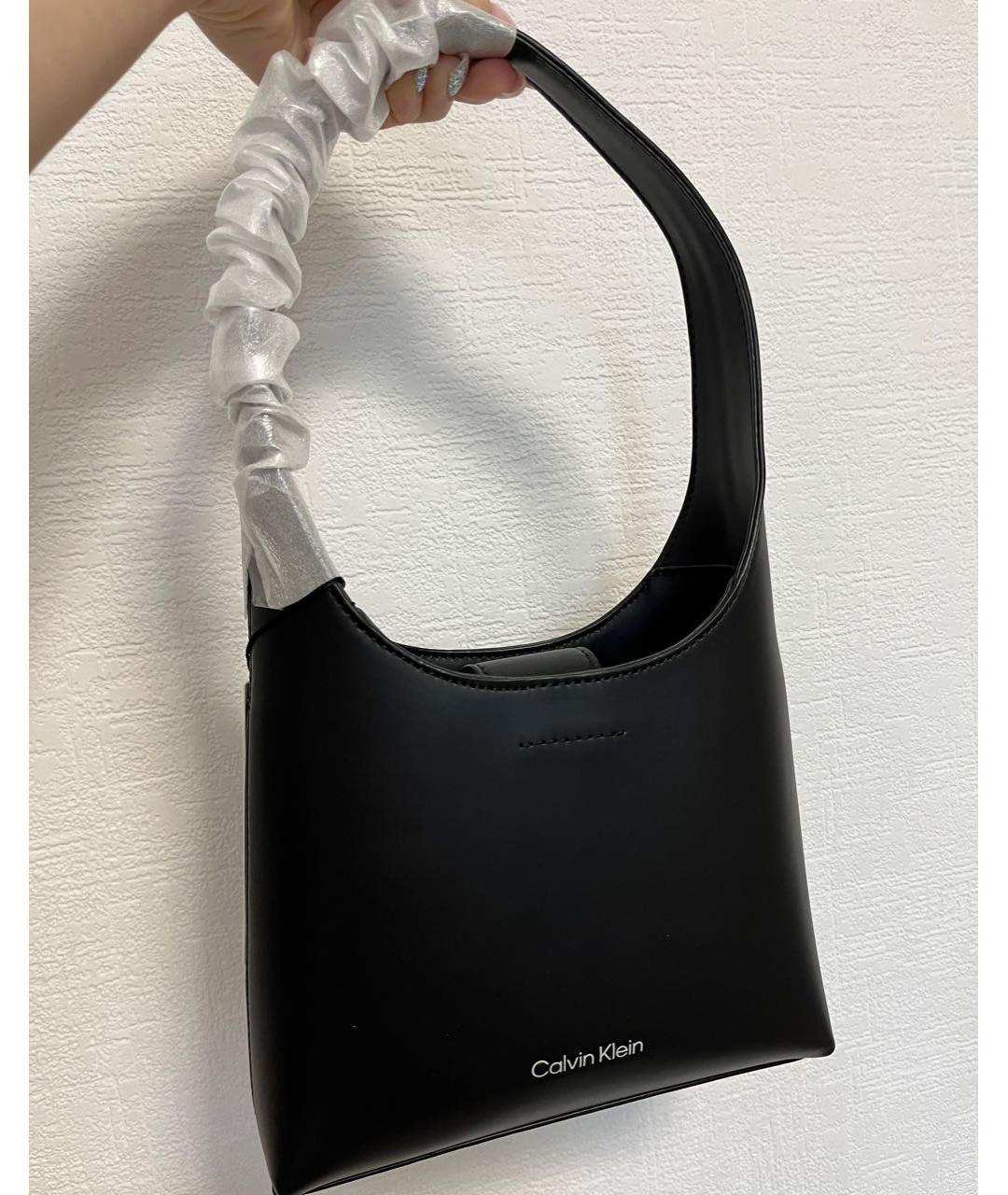CALVIN KLEIN Черная сумка с короткими ручками из искусственной кожи, фото 2