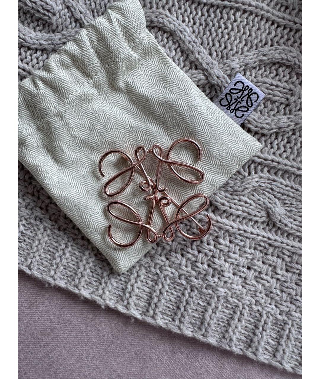 LOEWE Розовая металлическая булавка / брошь, фото 3