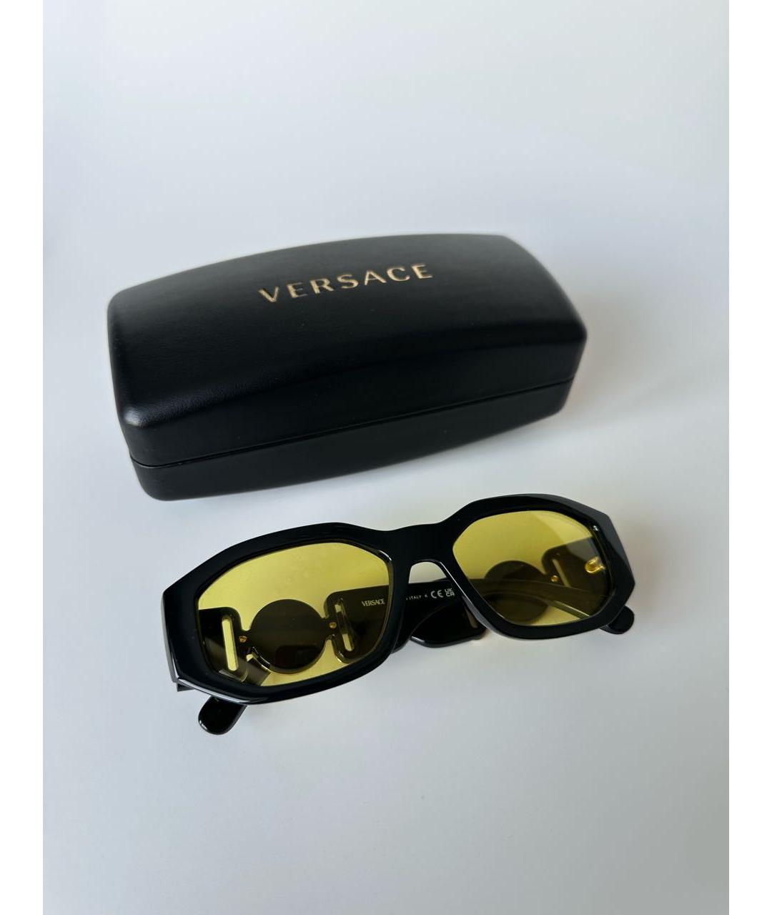 VERSACE Черные пластиковые солнцезащитные очки, фото 4