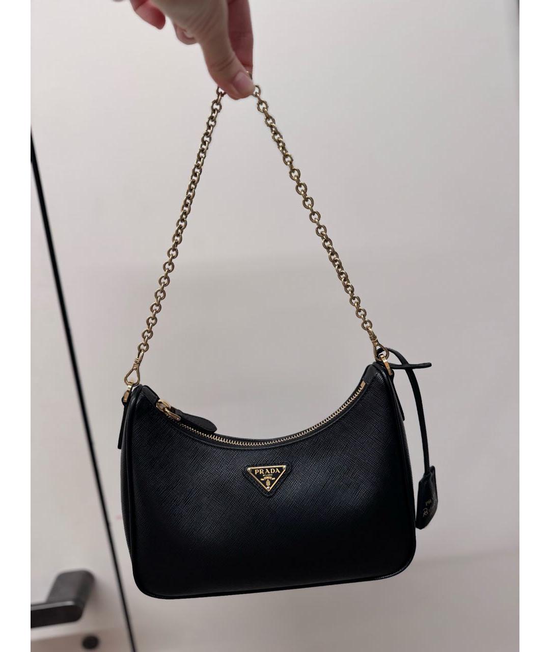 Prada バッグ PRADA Черная кожаная сумка с короткими ручками Re-Edition 2005 для