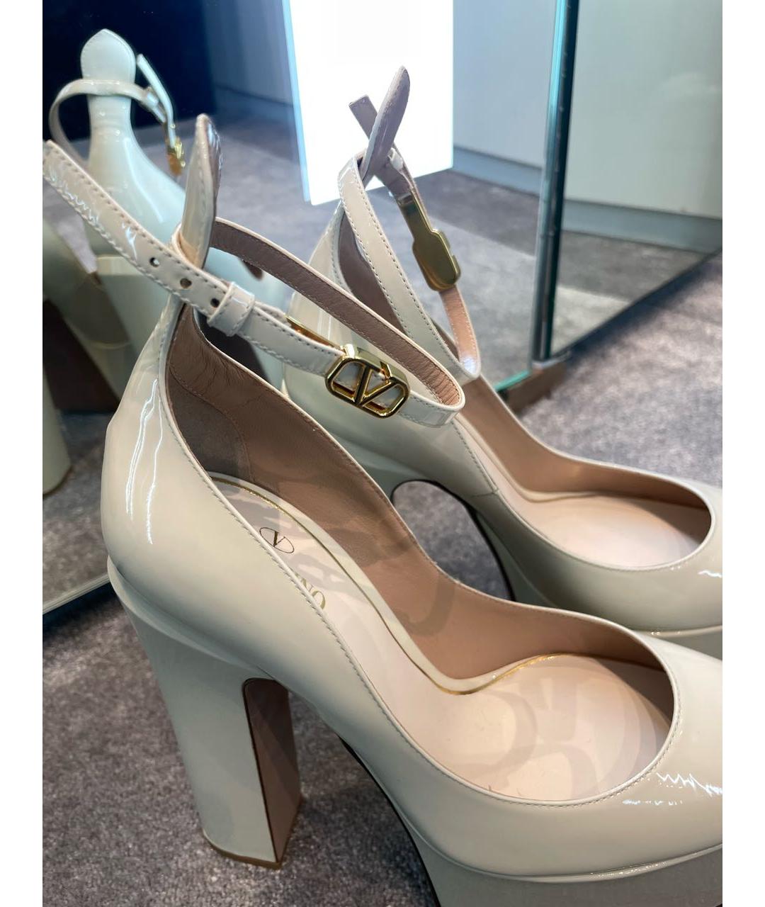 VALENTINO Белые туфли из лакированной кожи, фото 5
