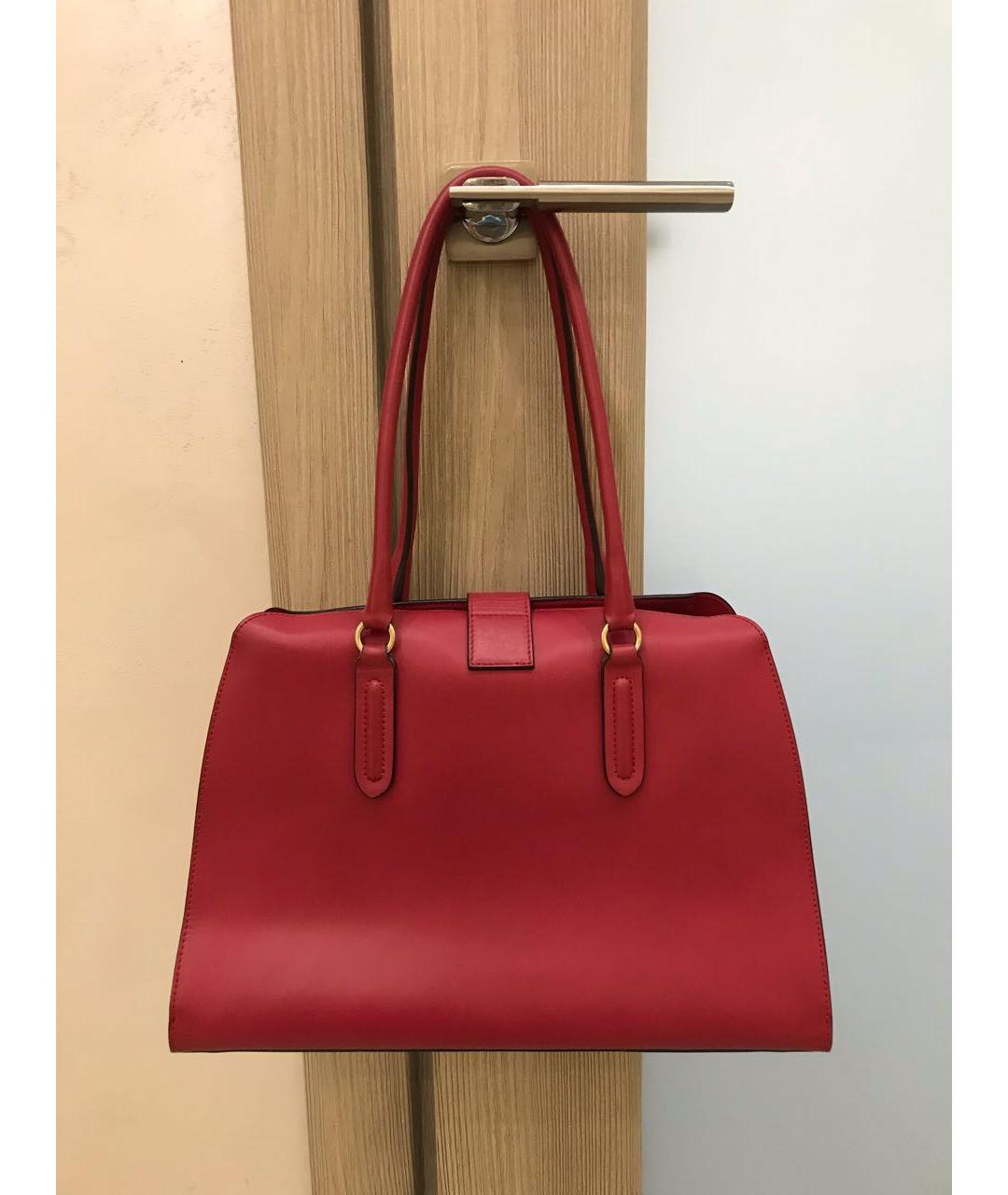 FURLA Красная кожаная сумка с короткими ручками, фото 3