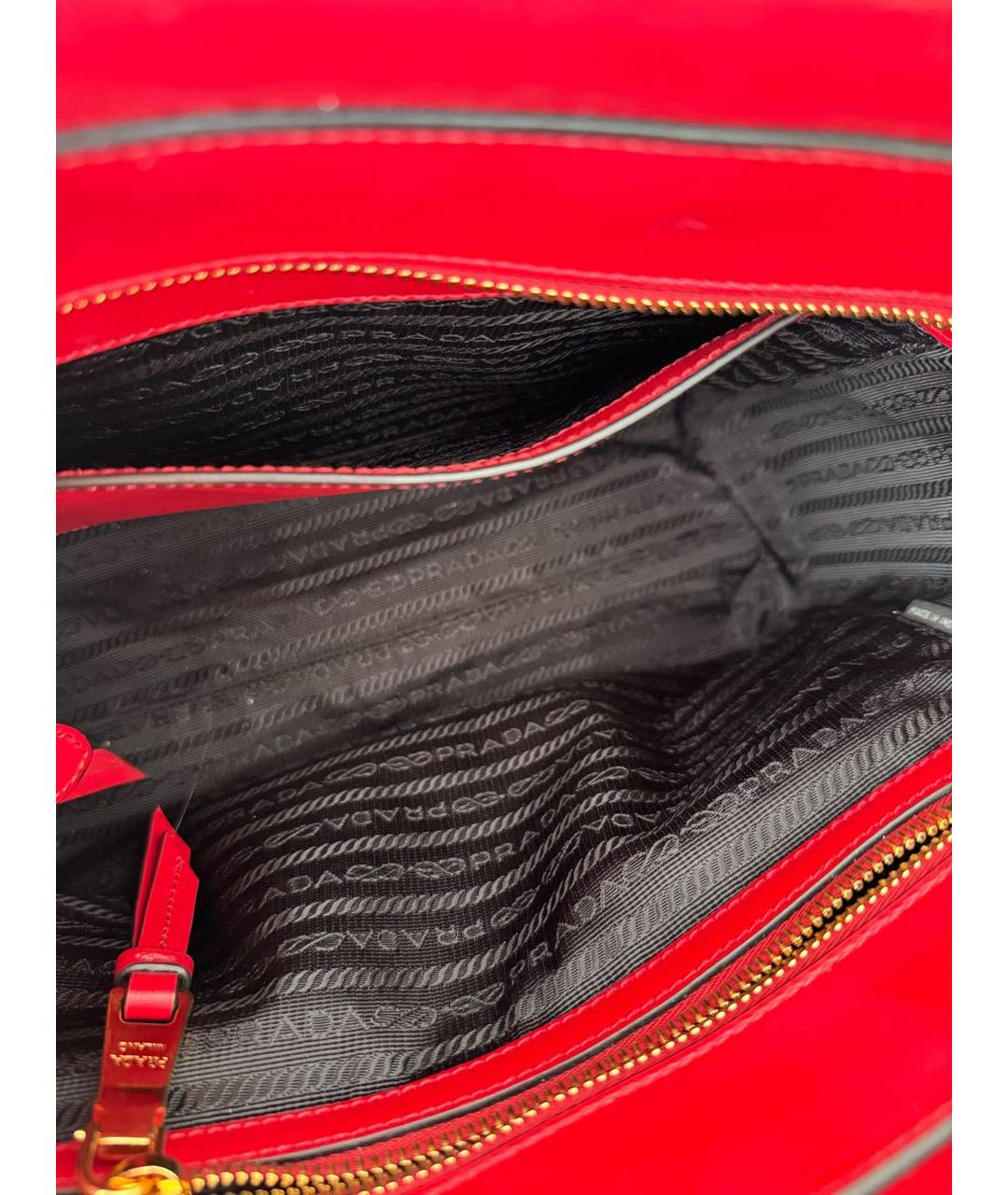 PRADA Красная кожаная сумка с короткими ручками, фото 5
