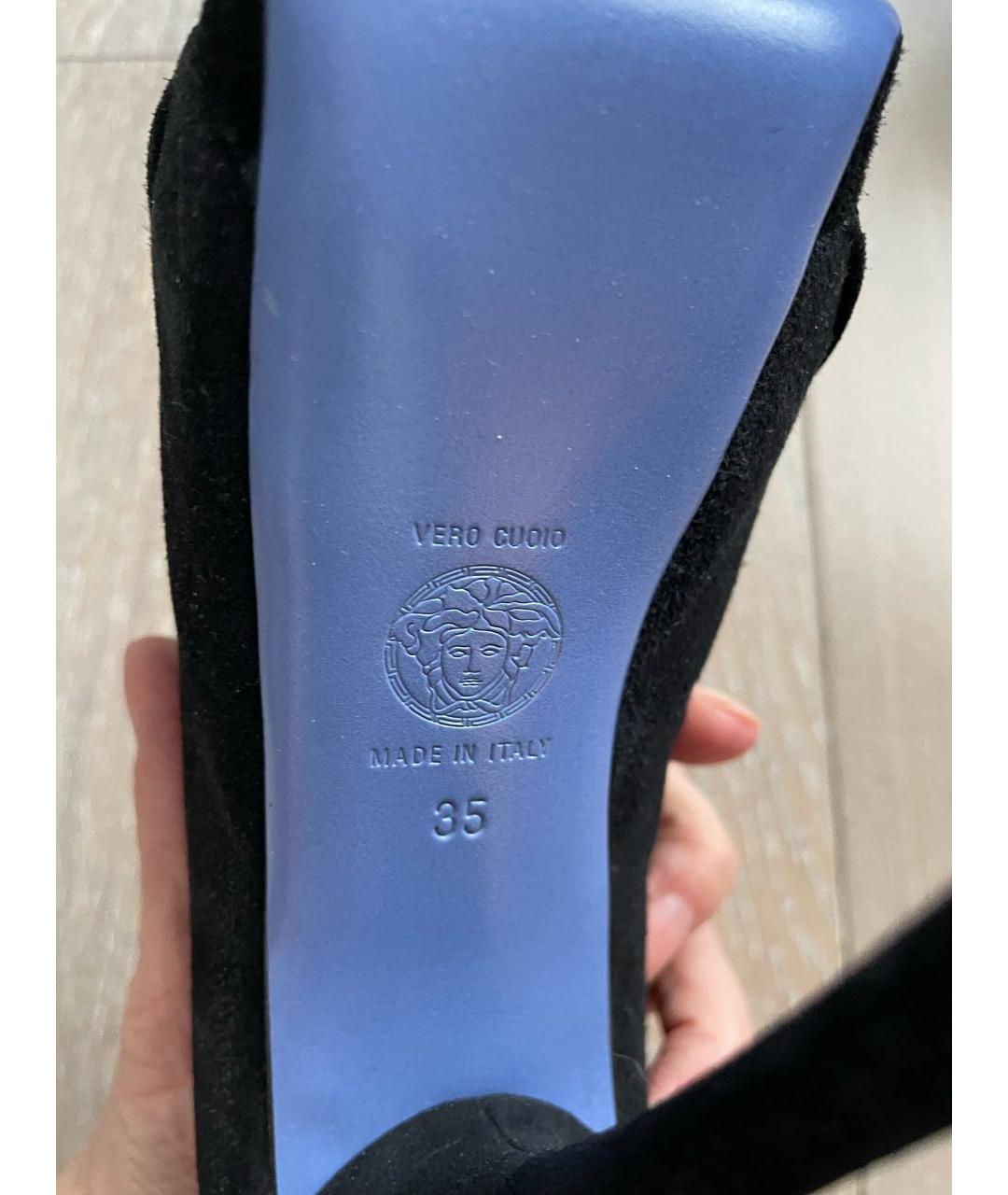 VERSACE Антрацитовые нубуковые босоножки, фото 5
