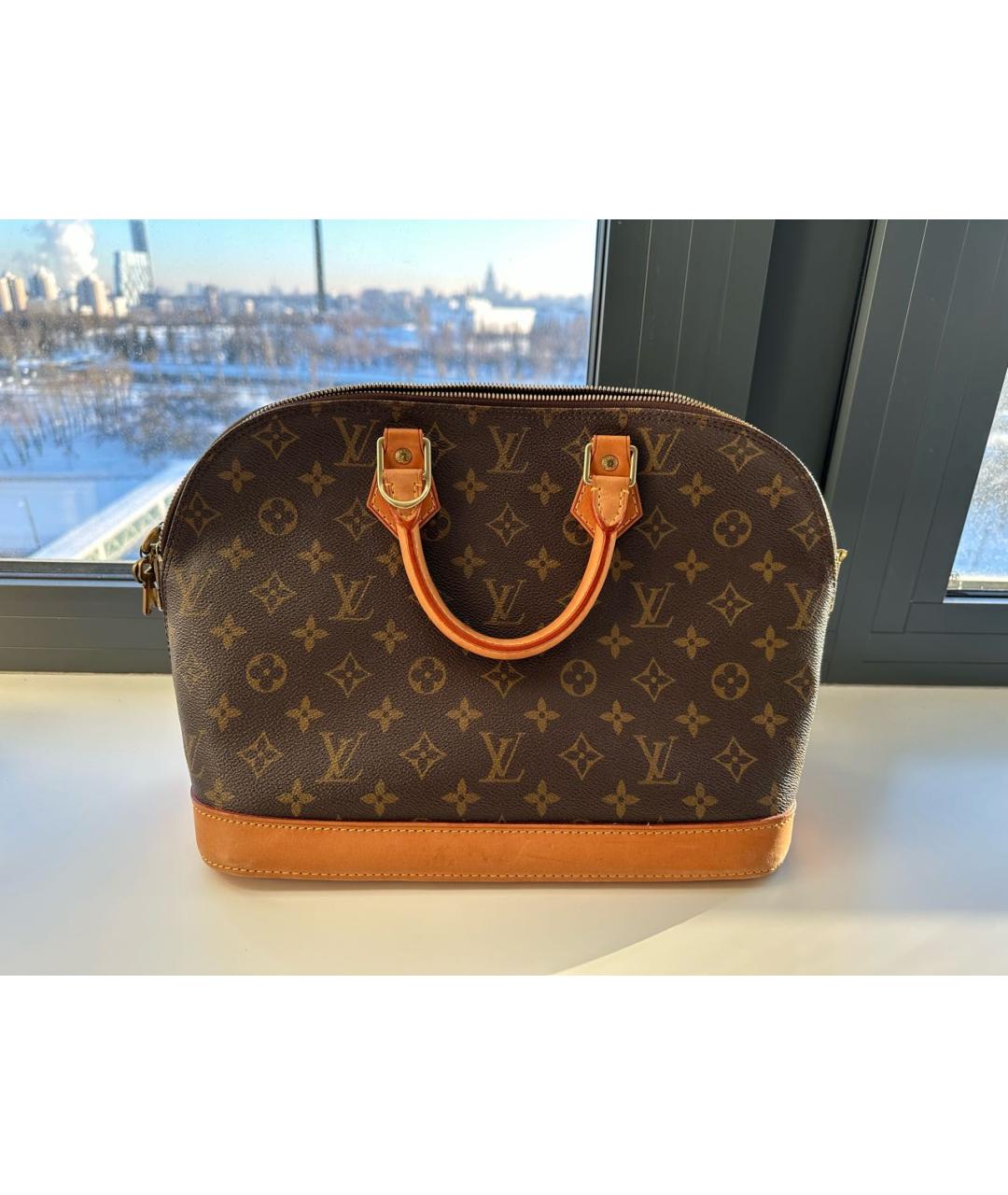 LOUIS VUITTON PRE-OWNED Коричневая кожаная сумка с короткими ручками, фото 2