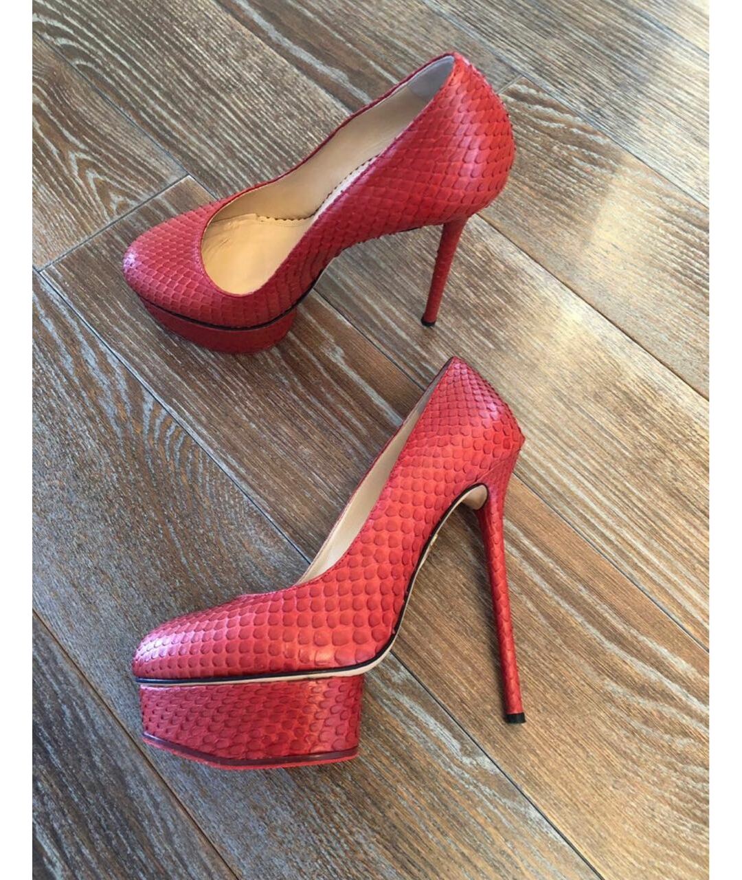CHARLOTTE OLYMPIA Красные туфли из экзотической кожи, фото 5