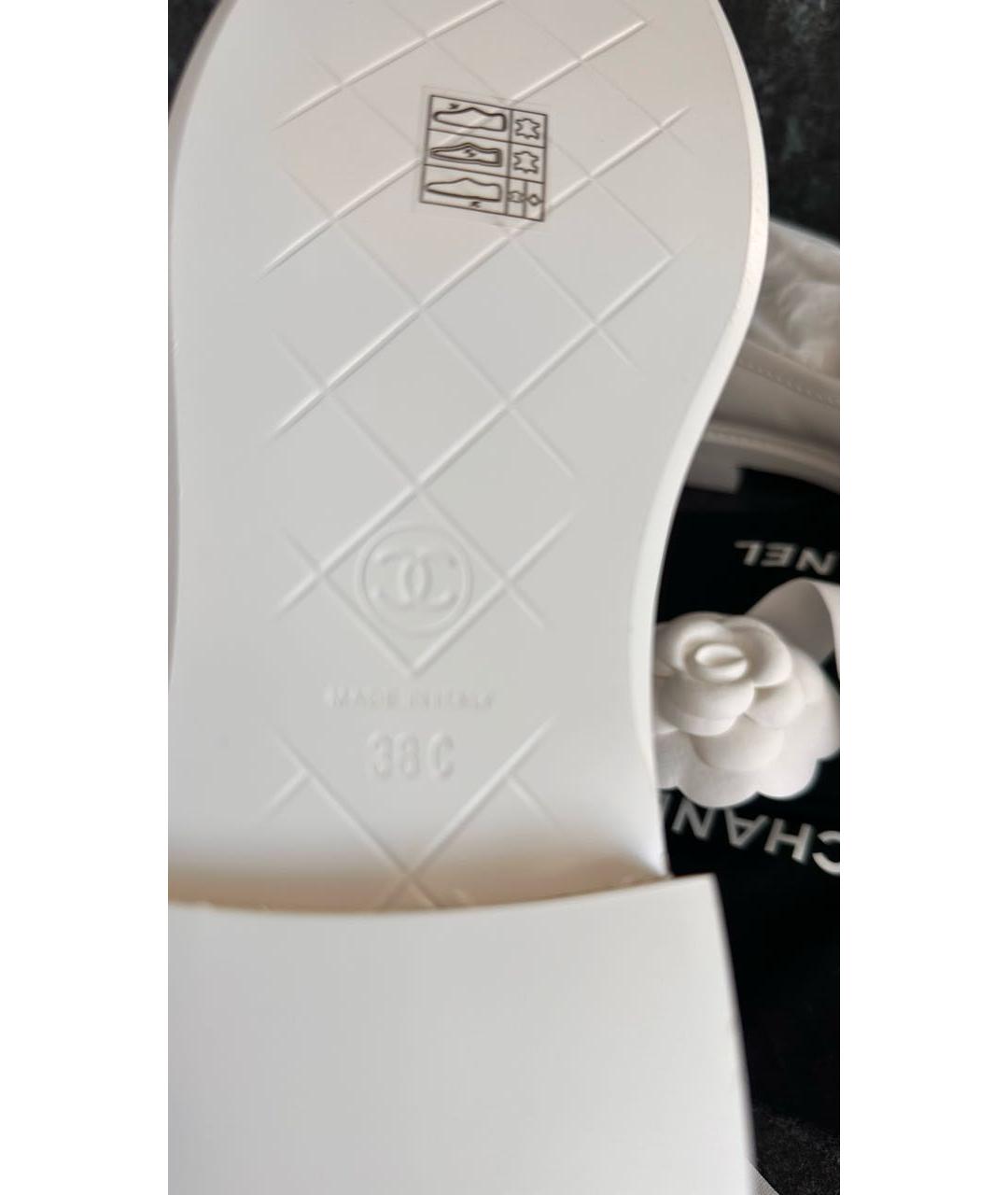 CHANEL PRE-OWNED Белые кожаные лоферы, фото 4