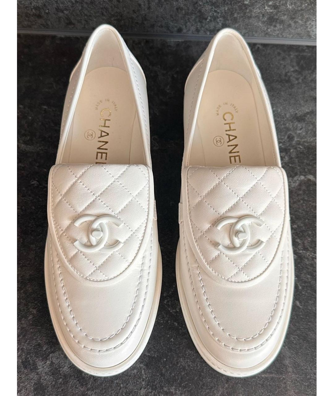 CHANEL PRE-OWNED Белые кожаные лоферы, фото 7