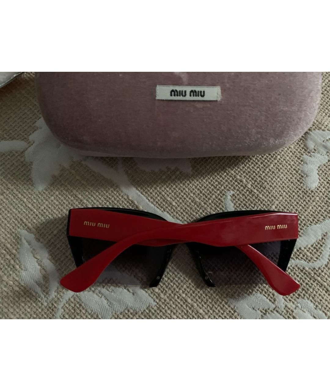 MIU MIU Красные пластиковые солнцезащитные очки, фото 2