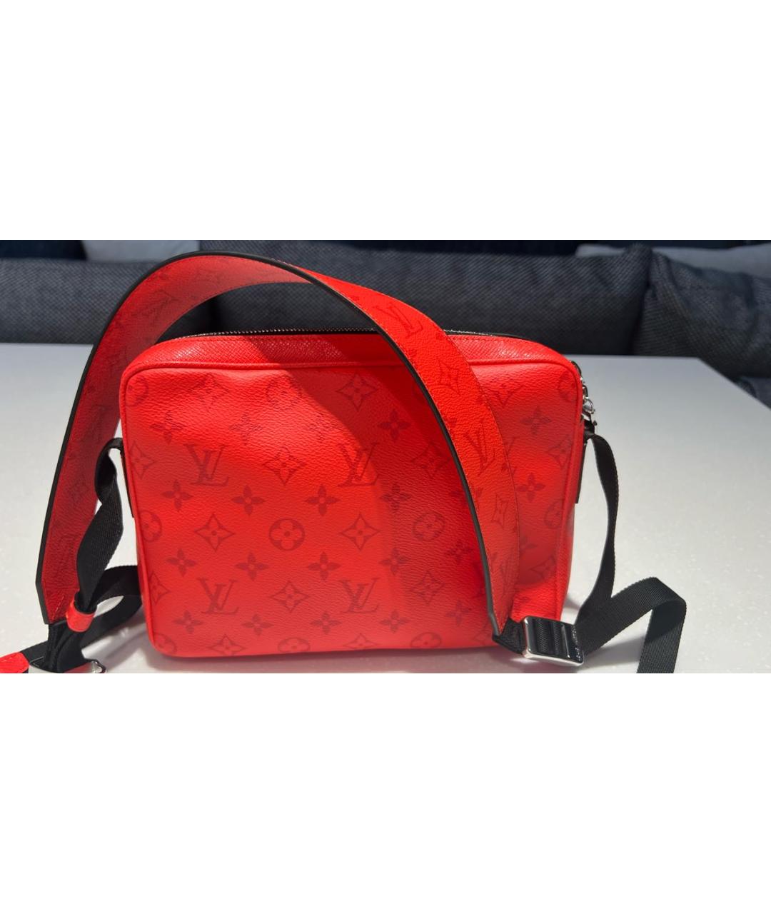 LOUIS VUITTON Красная кожаная сумка на плечо, фото 3