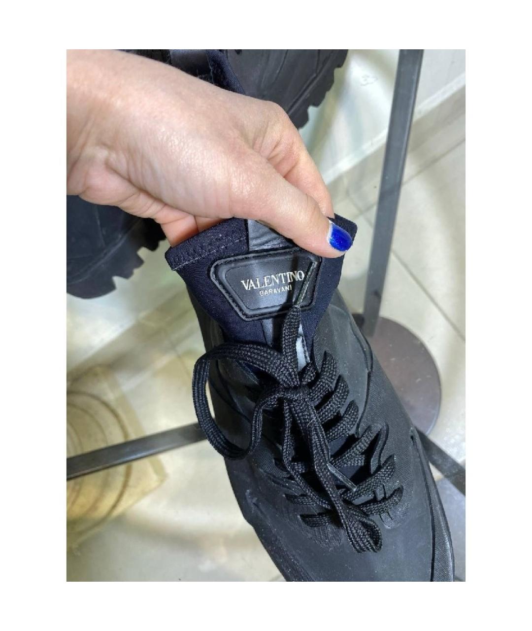 VALENTINO Черные резиновые низкие ботинки, фото 4