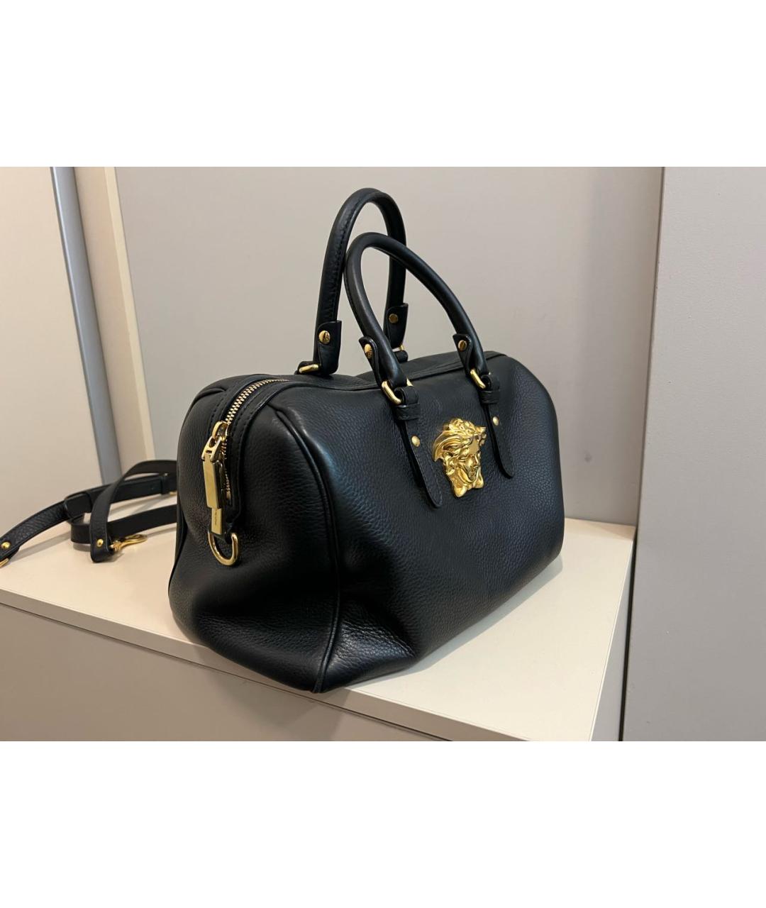 VERSACE Черная кожаная сумка с короткими ручками, фото 2