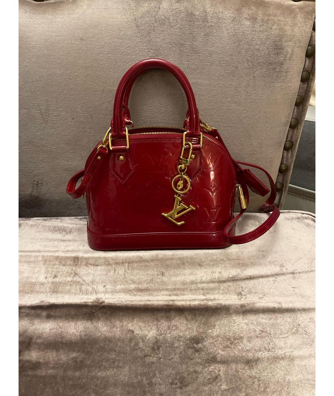 LOUIS VUITTON PRE-OWNED Красная сумка с короткими ручками из лакированной кожи, фото 6