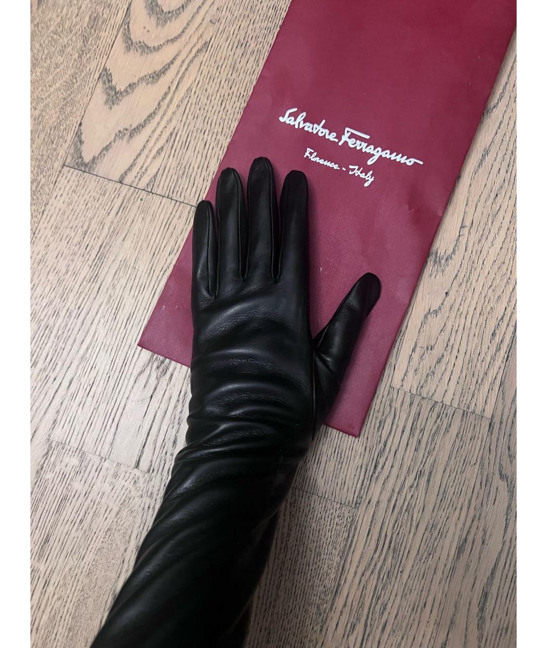 SALVATORE FERRAGAMO Черные кожаные перчатки, фото 3
