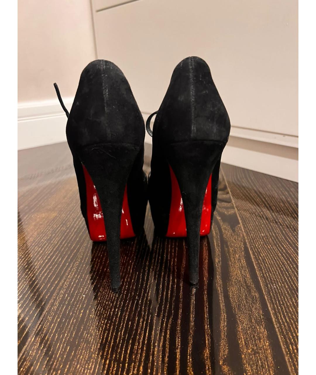 CHRISTIAN LOUBOUTIN Черные замшевые туфли, фото 4